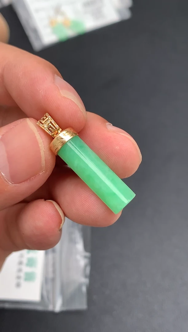 颈饰18K金镶嵌翡翠模式推广期48小时鉴赏期