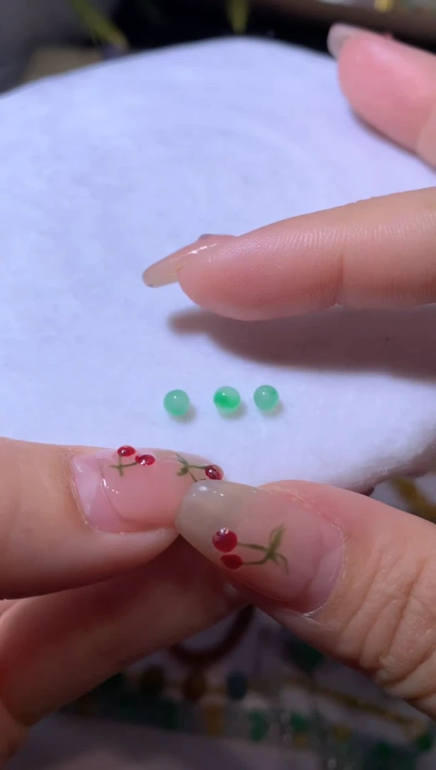 【闪购商品】定制翡翠未镶嵌3.7珠子500+50