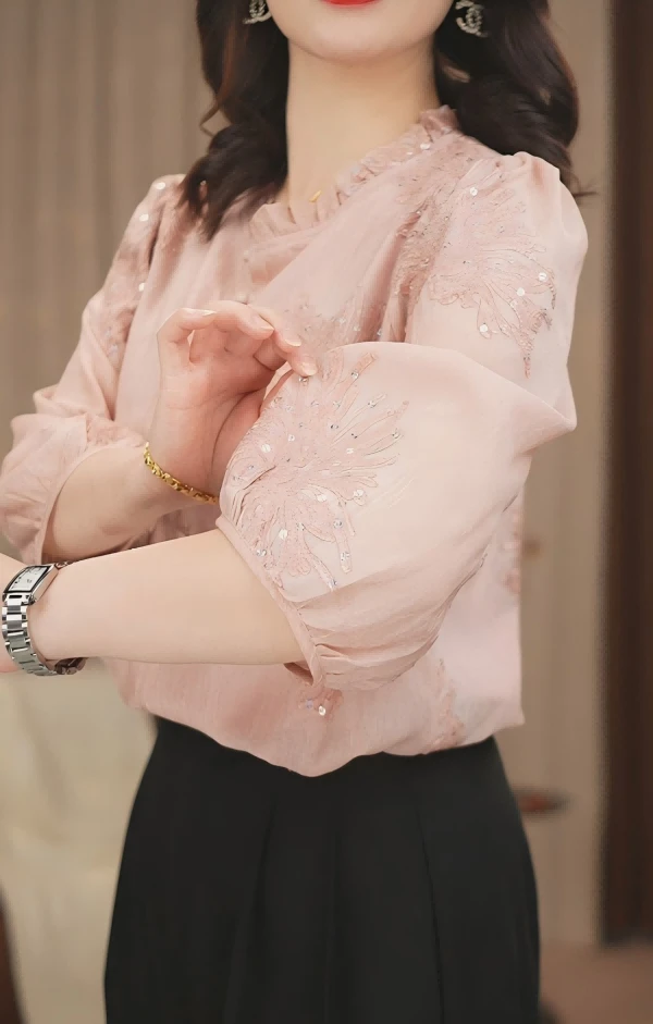 A506-1夏季新款刺绣圆领气质衬衫宽松薄款套头小衫时尚上衣