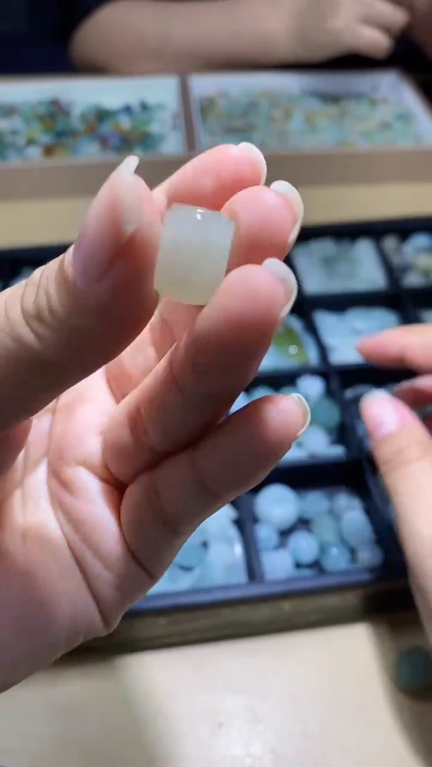 未镶嵌定制翡翠挂件