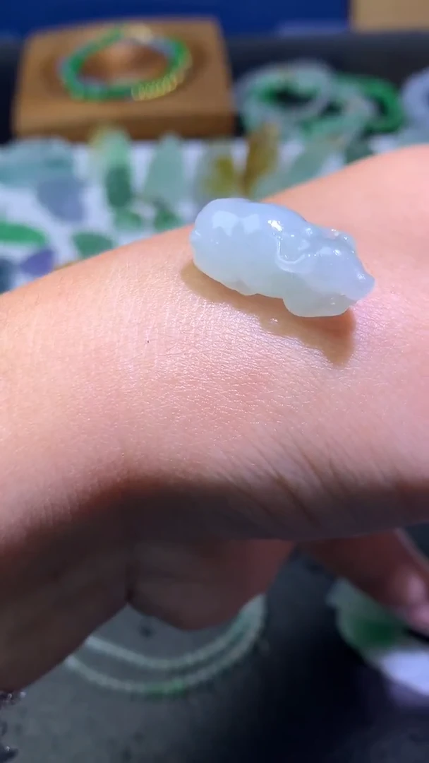 未镶嵌定制翡翠毛货