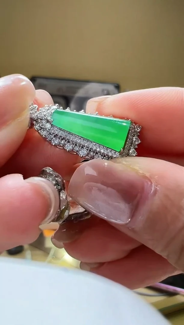 翡翠18K金镶嵌颈饰YC0731-29