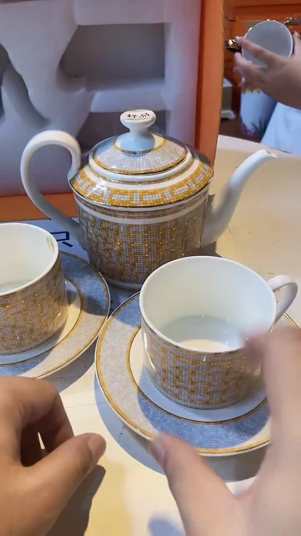 杯鸿辉家品牌瓷器，京东包邮！