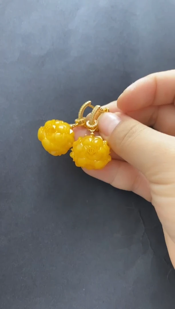 裸石琥珀未镶嵌耳坠