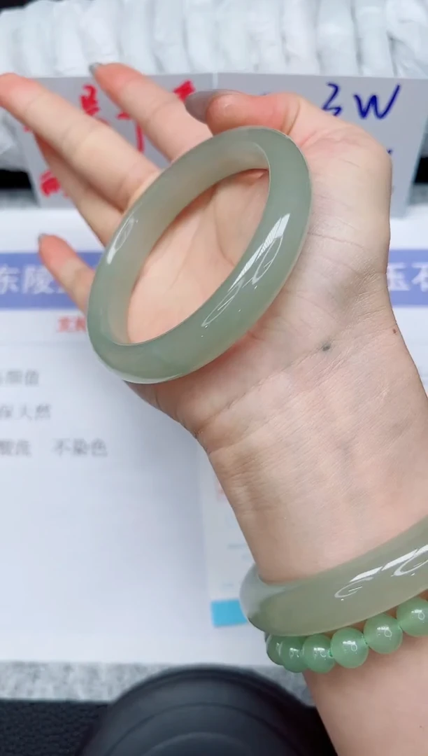 未镶嵌手镯石英质玉91-60