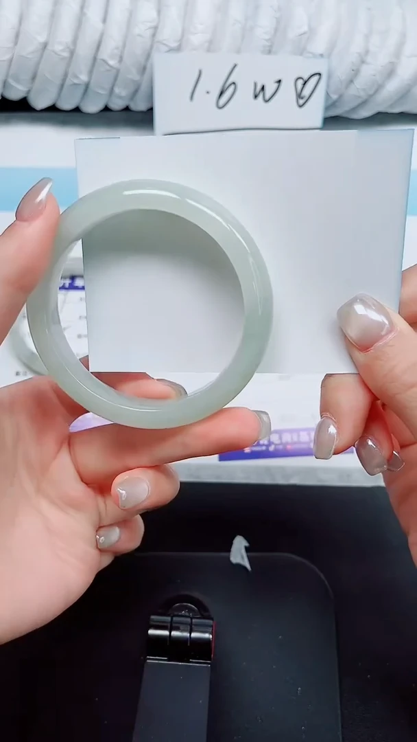 石英质玉手镯未镶嵌60-57.9