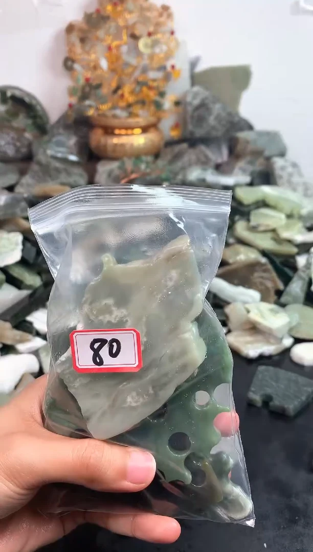 未镶嵌和田玉摆件80