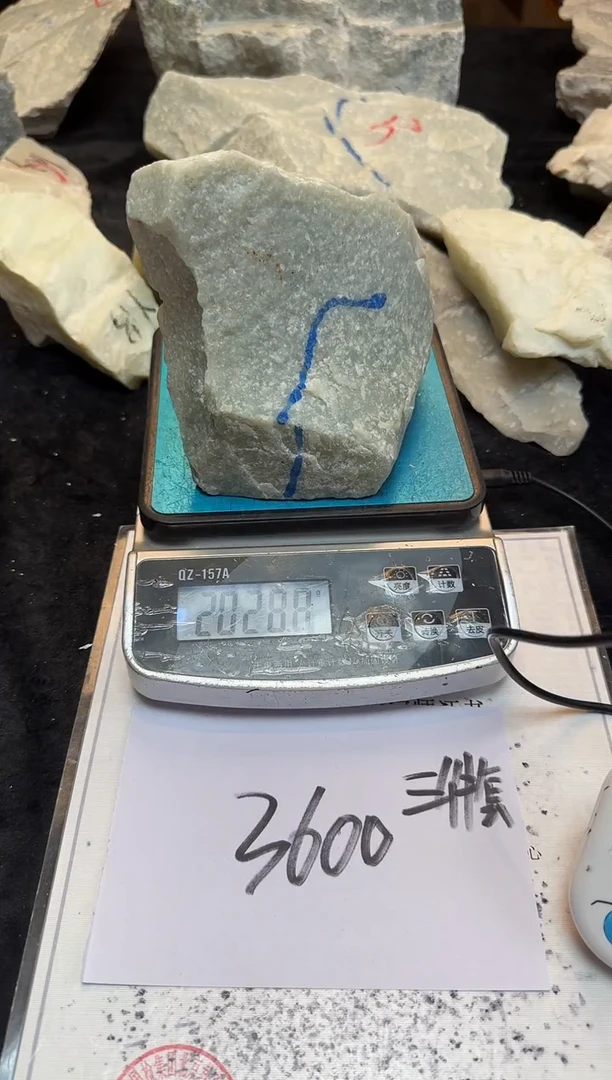 未镶嵌根据客户要求定制和田玉@****事莎-新疆和田玉且末料