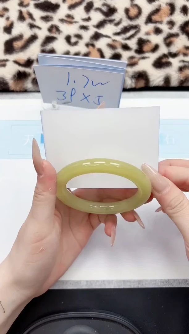 【闪购商品】石英质玉手镯未镶嵌209-57