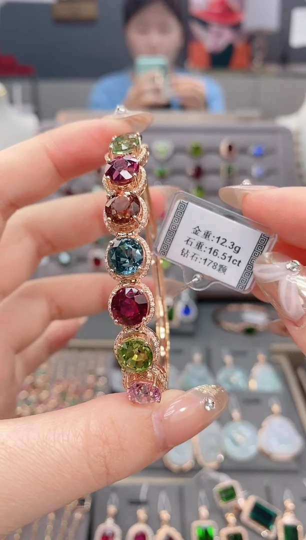 18K金镶嵌手镯碧玺16.51