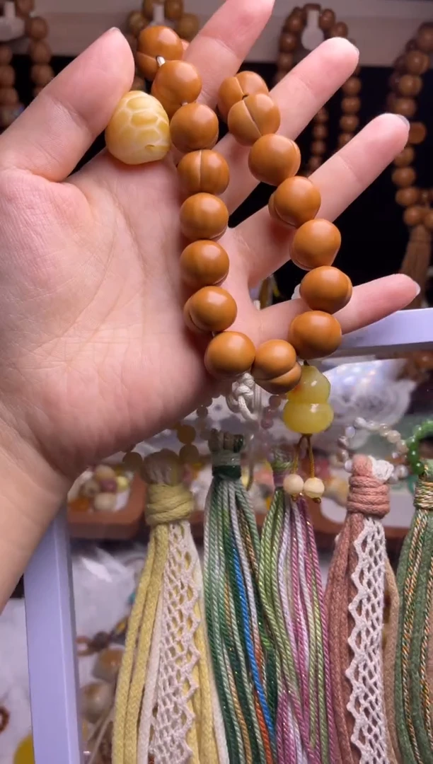 吊坠猴头核桃丰*全品原皮泡芙小富甲俏色葫芦吊坠奶油风流苏