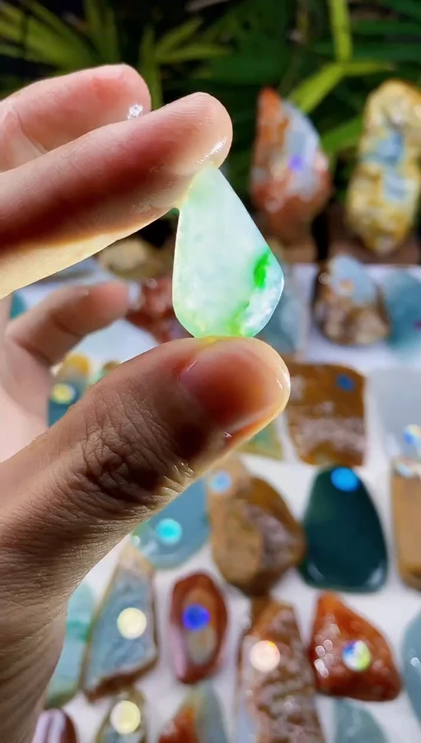 未镶嵌定制翡翠翡翠