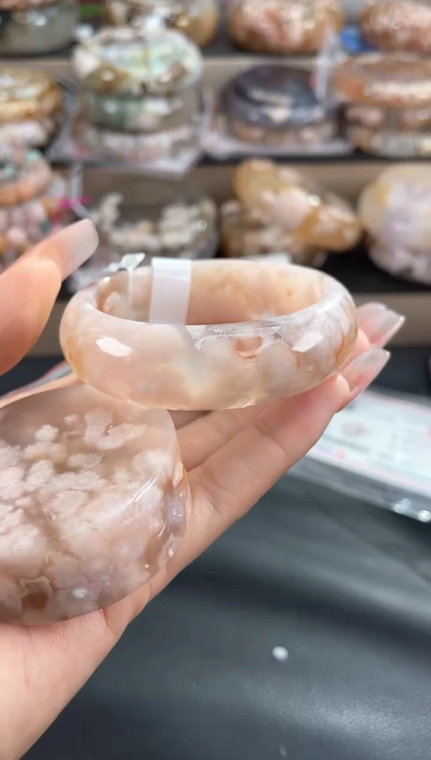 未镶嵌手镯石英质玉54