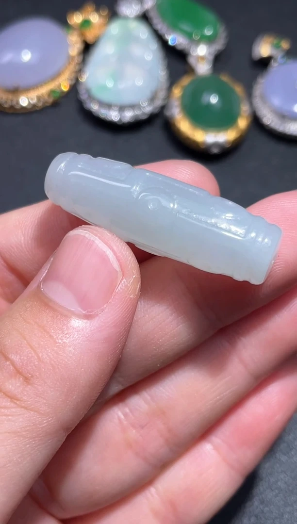 颈饰未镶嵌翡翠6.......