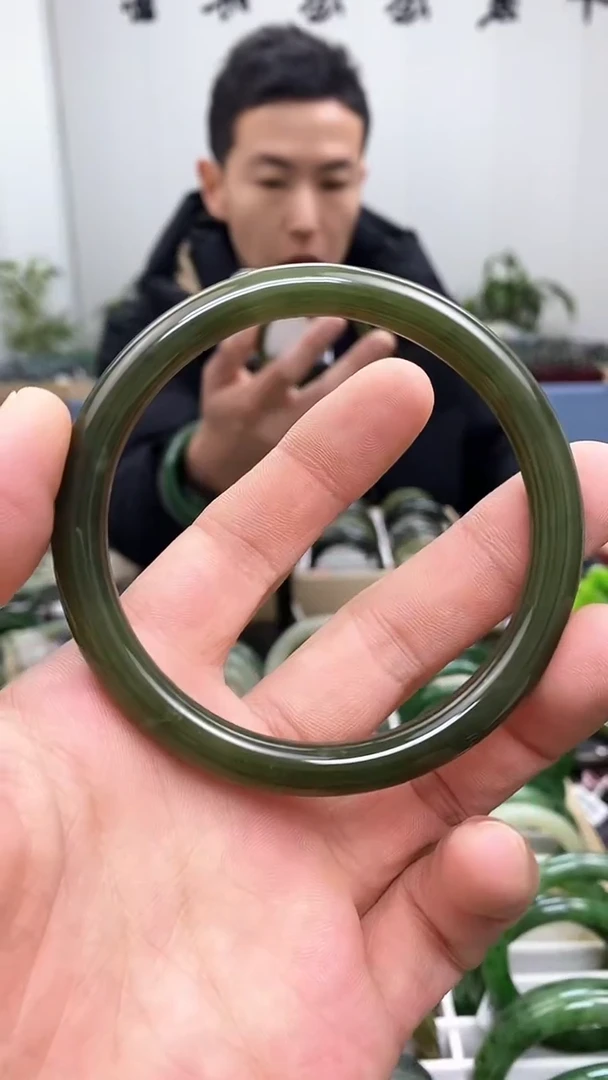 【闪购商品】和田玉手镯未镶嵌63