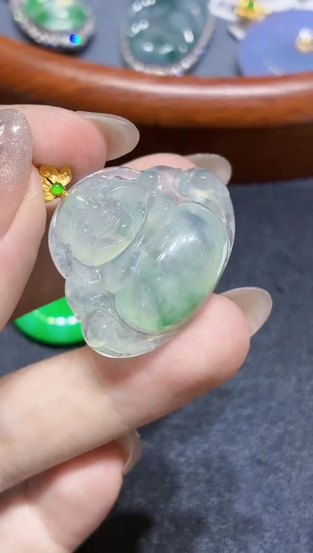 吊坠(不含链)18K金镶嵌翡翠多样性发其一