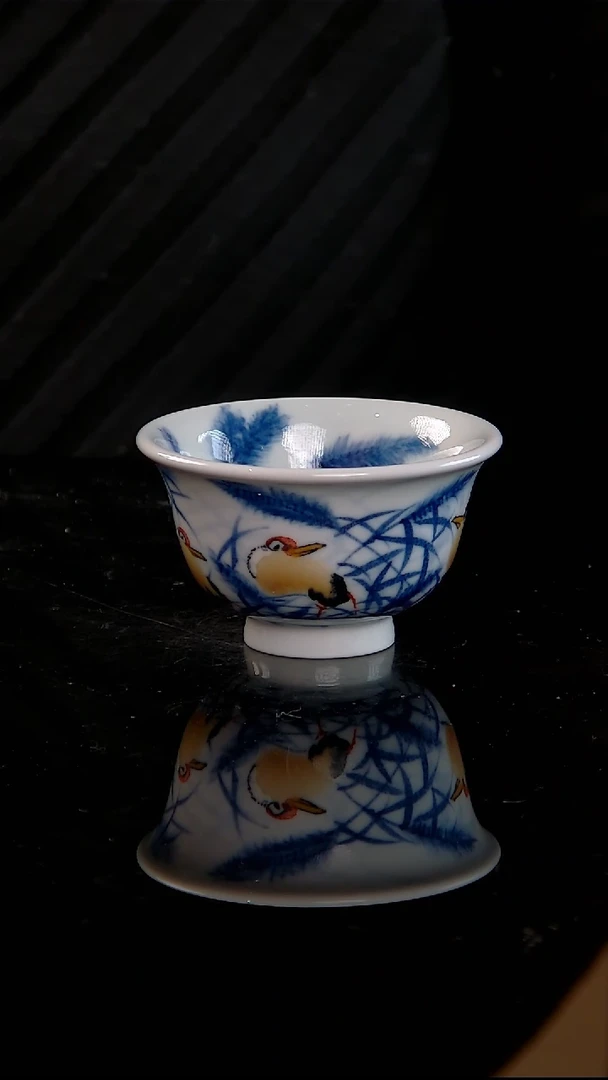 李华手绘青花鹭鸶压手杯