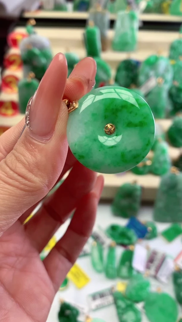 【闪购商品】翡翠吊坠(不含链)18K金镶嵌挂件