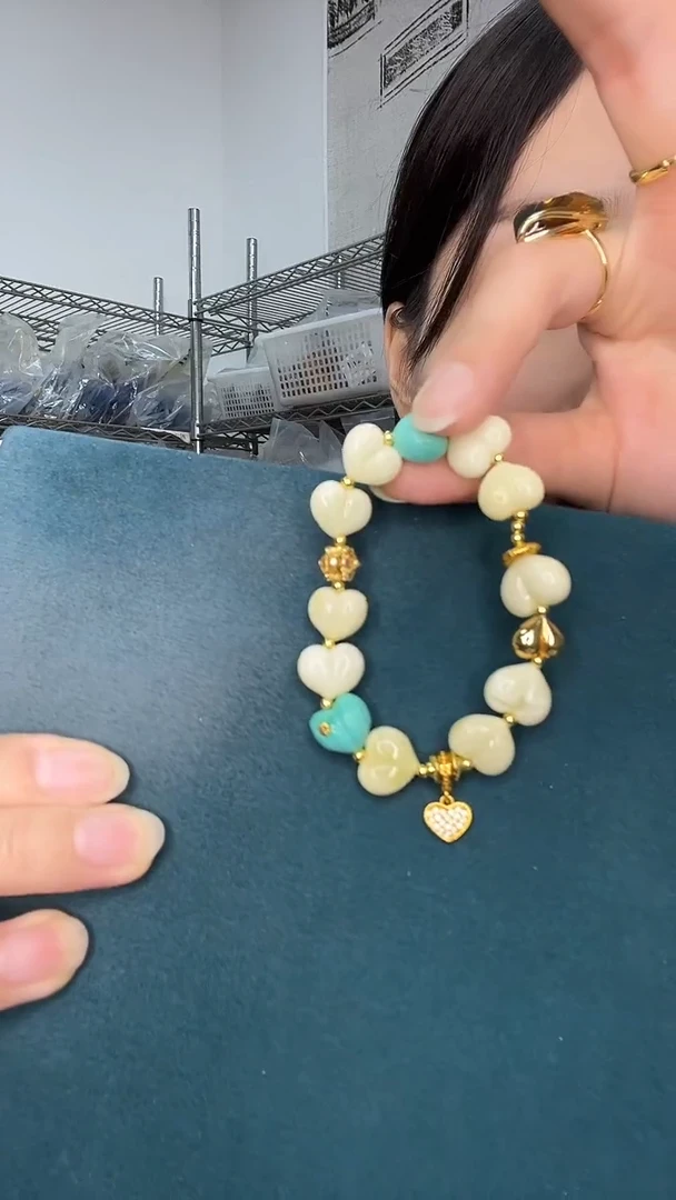 未镶嵌琥珀裸石天然蜜蜡A1651