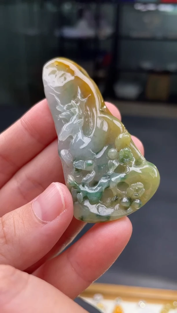 翡翠未镶嵌颈饰30.......