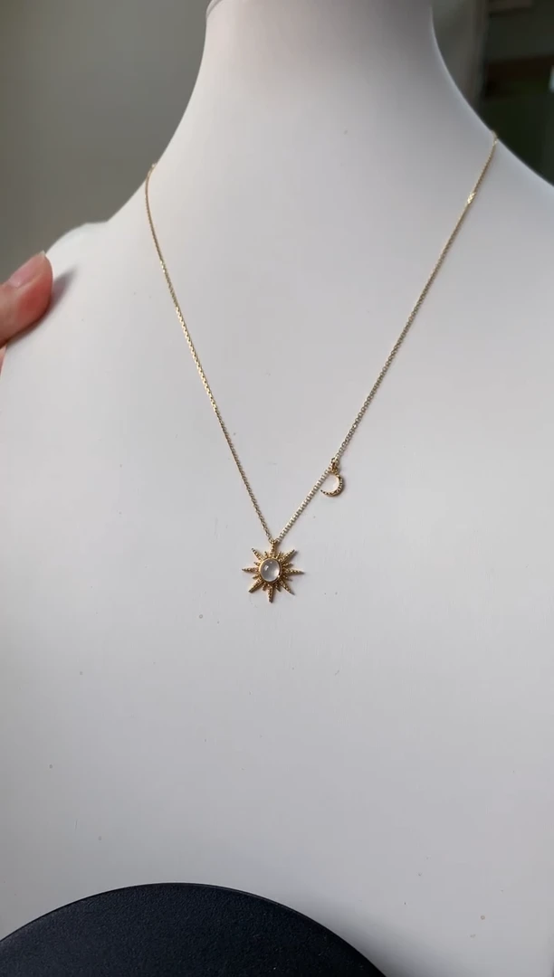 【闪购商品】翡翠颈饰18K金镶嵌38