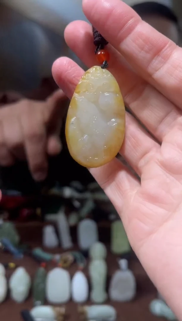 颈饰未镶嵌和田玉`