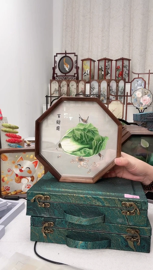 扇子苏绣作品手工摆台