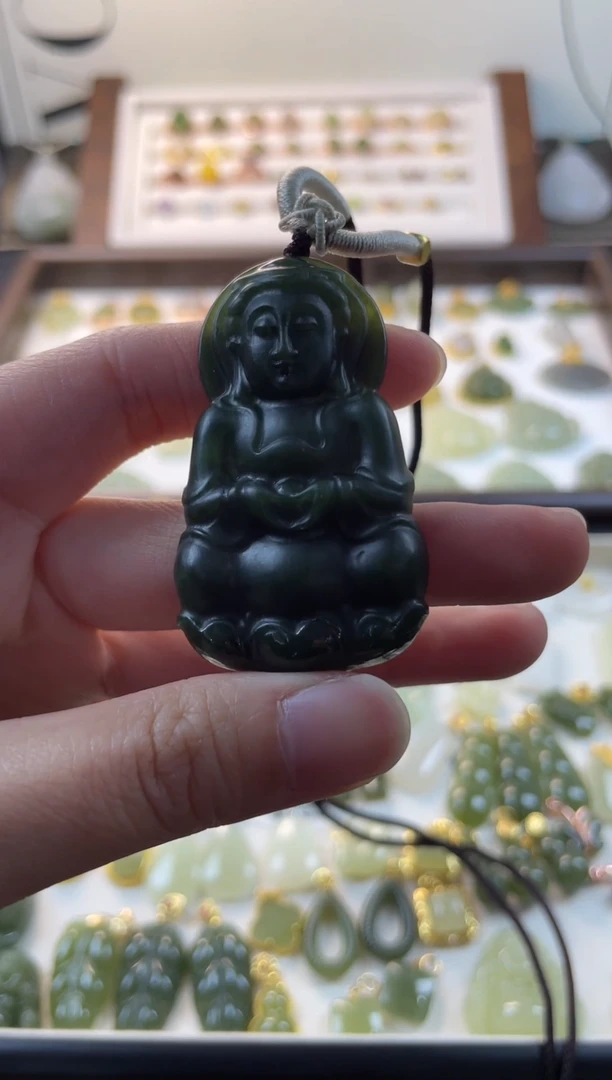 吊坠(不含链)未镶嵌和田玉（碧玉）观音带绳子发
