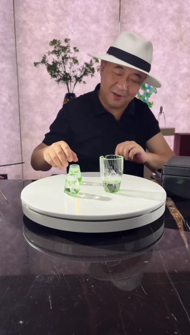 摆件祖母绿白酒杯一壶两杯