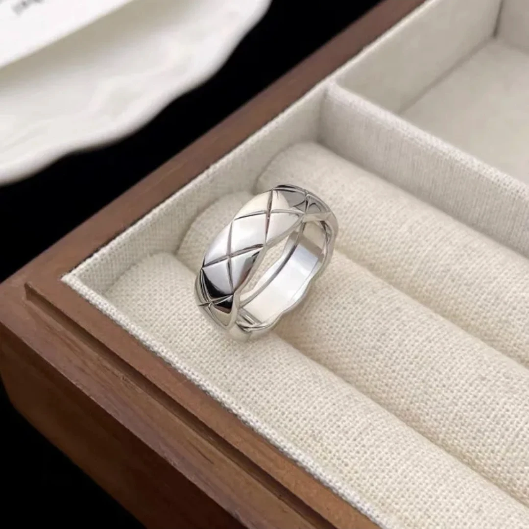 99新 Chanel/香奈儿 小花柳 COCO CRUSH 宽版 菱格戒指 53 白金