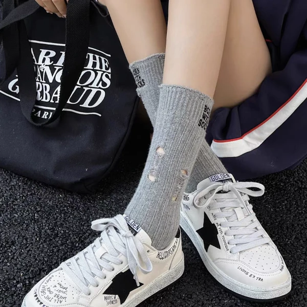 2024秋冬百搭季英伦风新款时尚真皮爆款小白鞋星星脏脏鞋6-6320