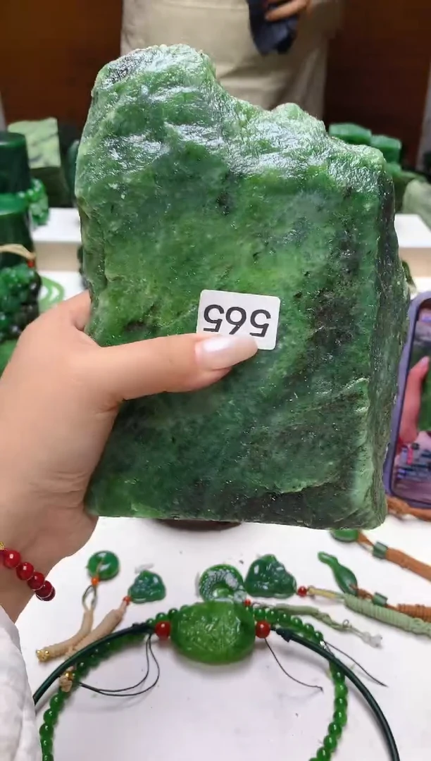 未镶嵌和田玉（碧玉）珠宝半成品1