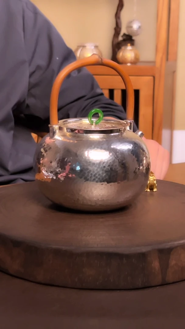 清货-手工锤纹锻打鸡血藤泡茶壶