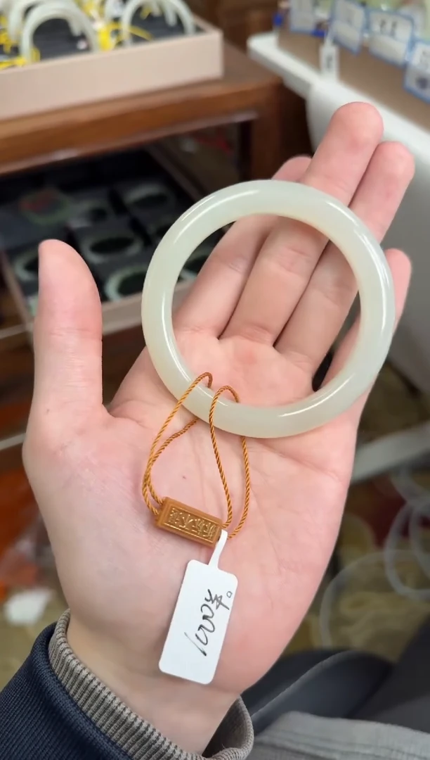 未镶嵌手镯和田玉55