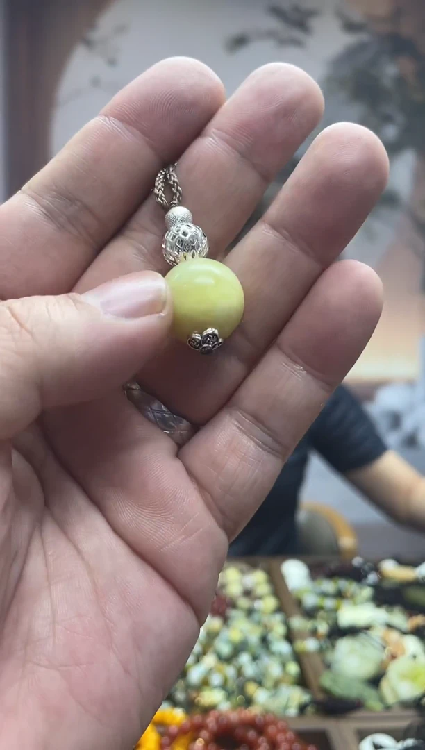 未镶嵌岫玉吊坠·