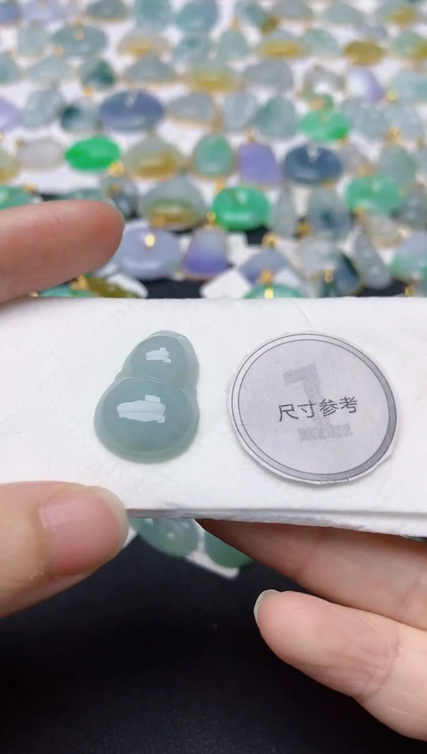 翡翠未镶嵌颈饰天然缅甸A货翡翠