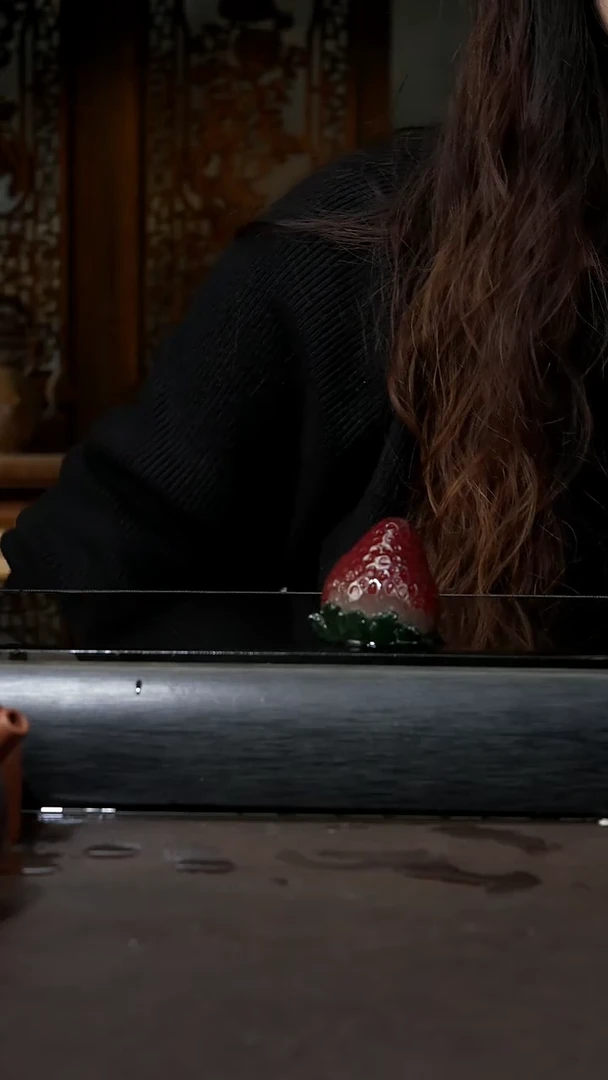 【闪购商品】紫砂茶壶草莓 可变色 茶宠