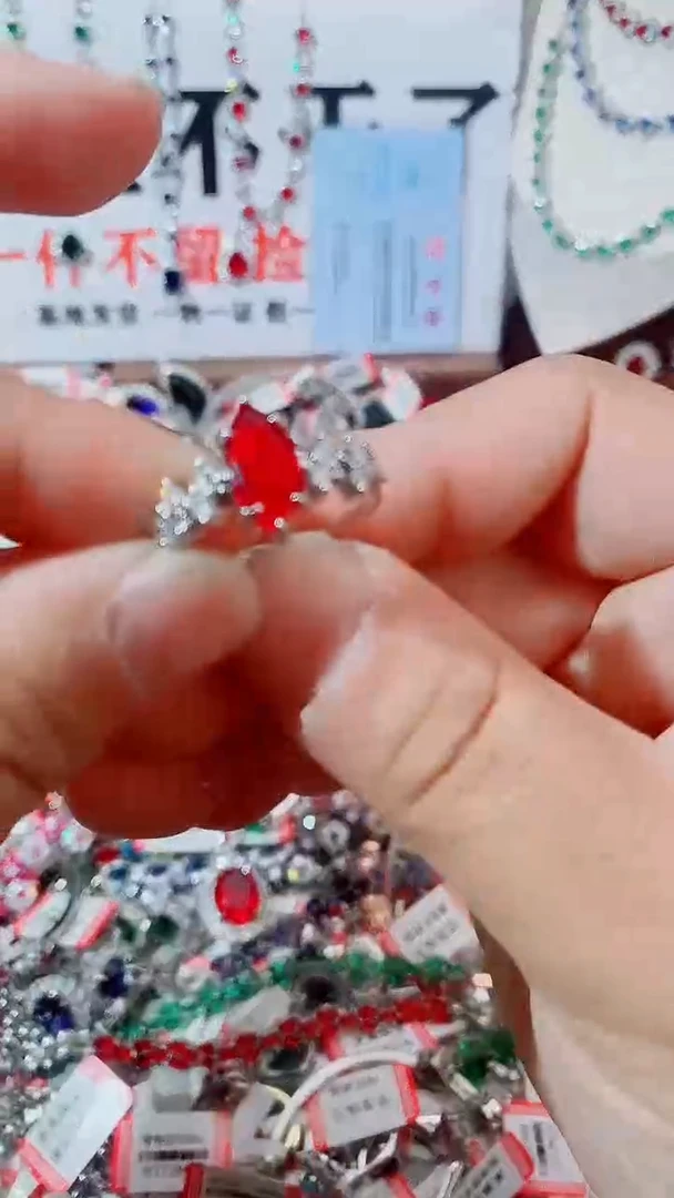未镶嵌戒指红宝石红宝石戒指