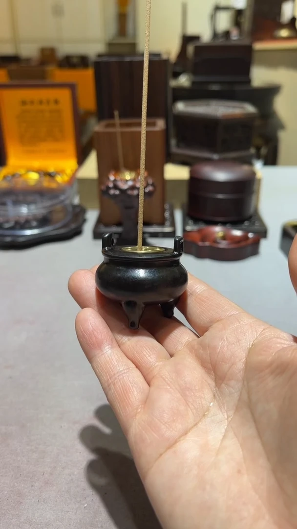 东非黑黄檀（紫光檀）精品木雕精工细作