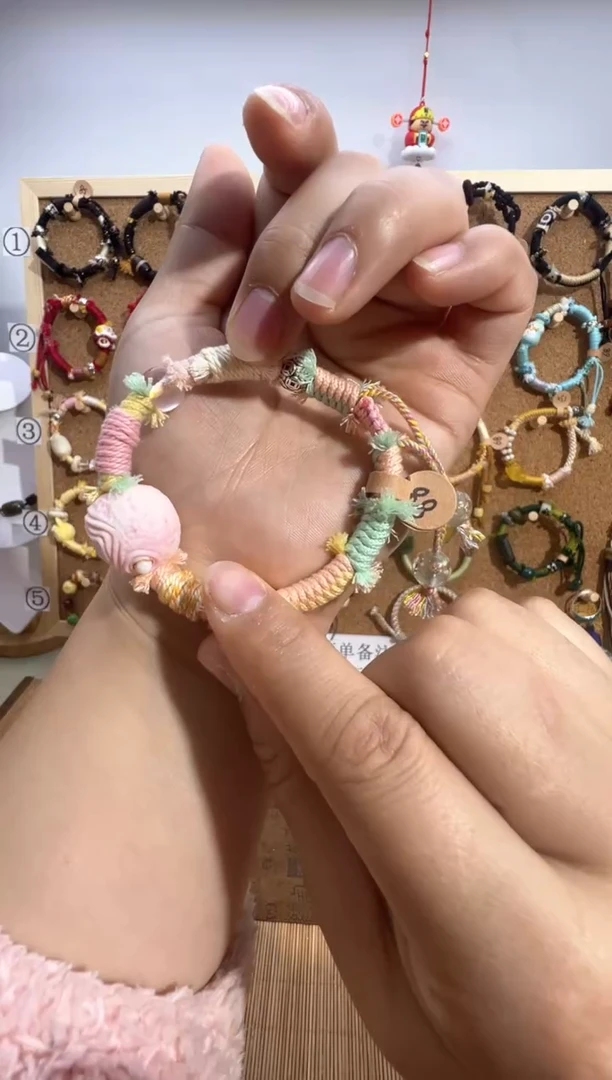 【闪购商品】玛瑙/玉髓手链合金新年快乐