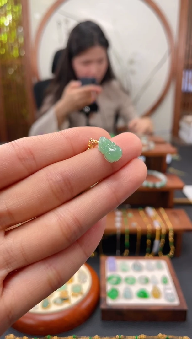 【闪购商品】翡翠吊坠(不含链)18K金镶嵌一个  JK268