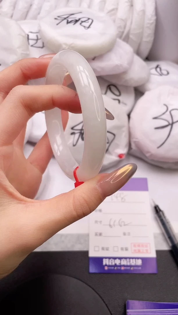 【闪购商品】和田玉手镯未镶嵌18L148-61