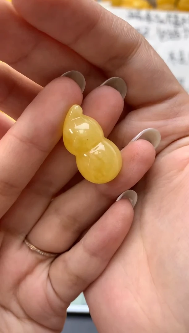 琥珀未镶嵌珠宝奇石075琥珀蜜蜡微瑕
