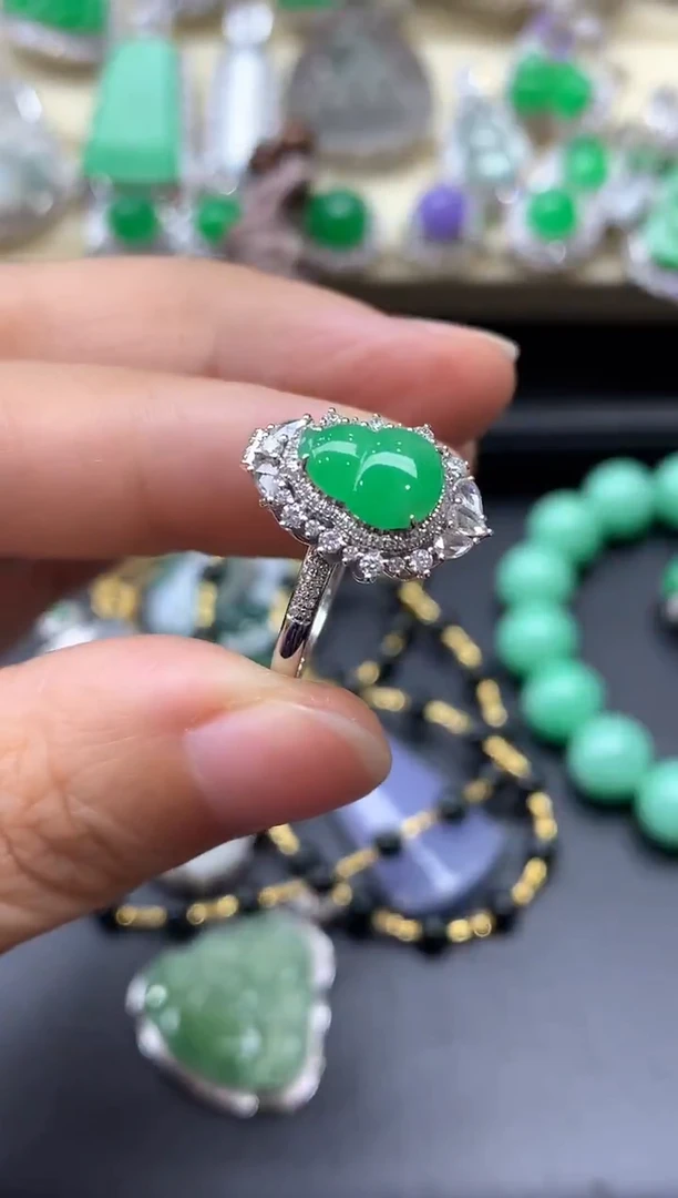 18K金镶嵌戒指翡翠581-中国好珍宝