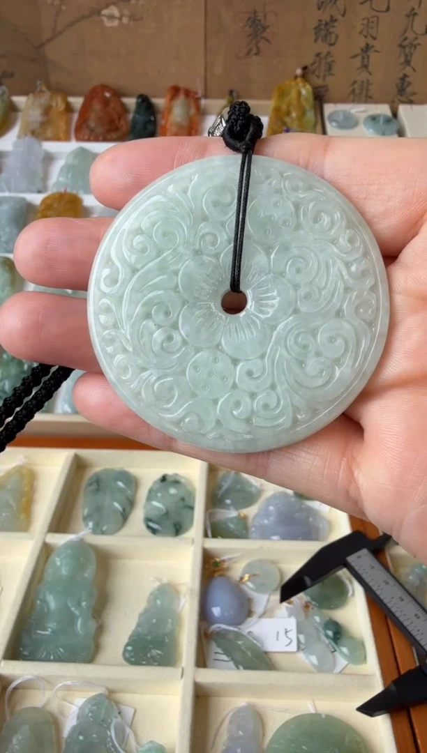翡翠挂件未镶嵌A货翡翠多样性孤品