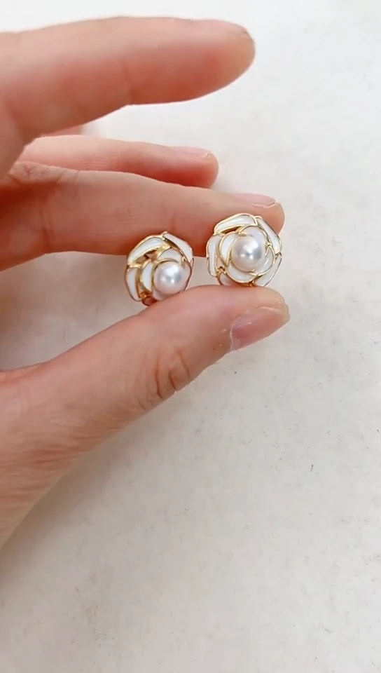 【闪购商品】淡水珍珠耳饰合金白色山茶花