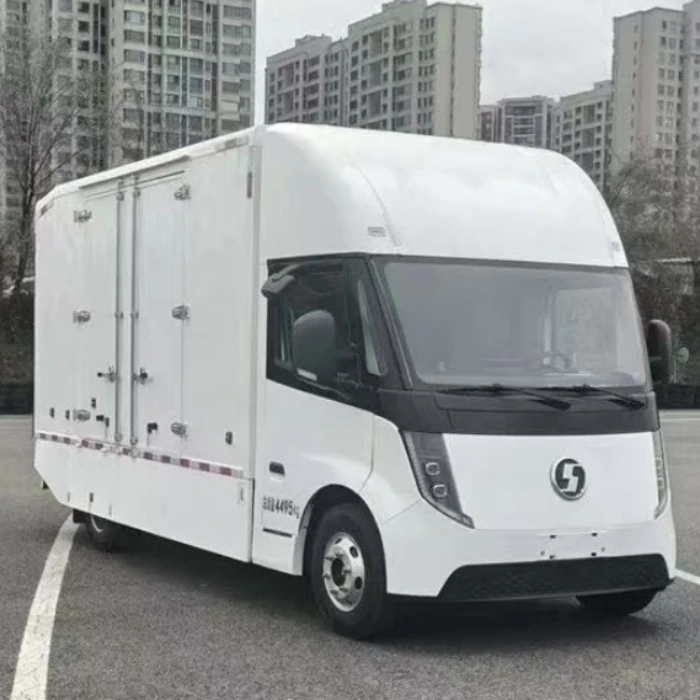 陕汽智云新能源轻卡丨五星体验24v强光货车边灯蓝鸟雨刮器