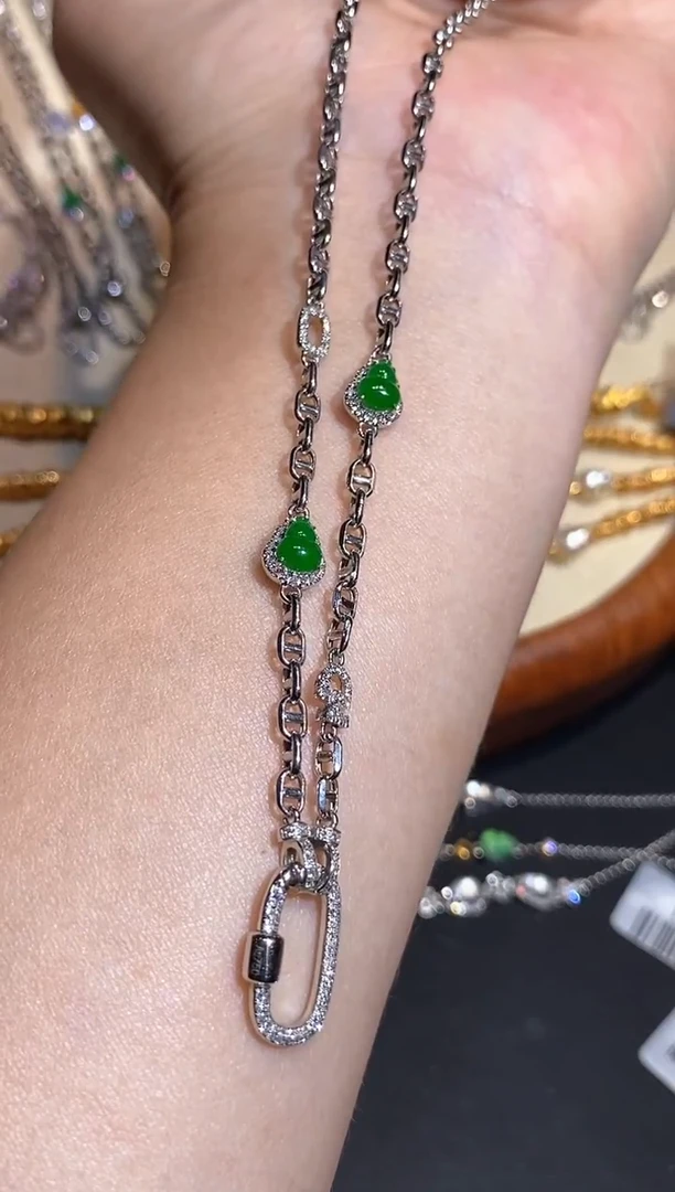 颈饰18K金镶嵌翡翠项链