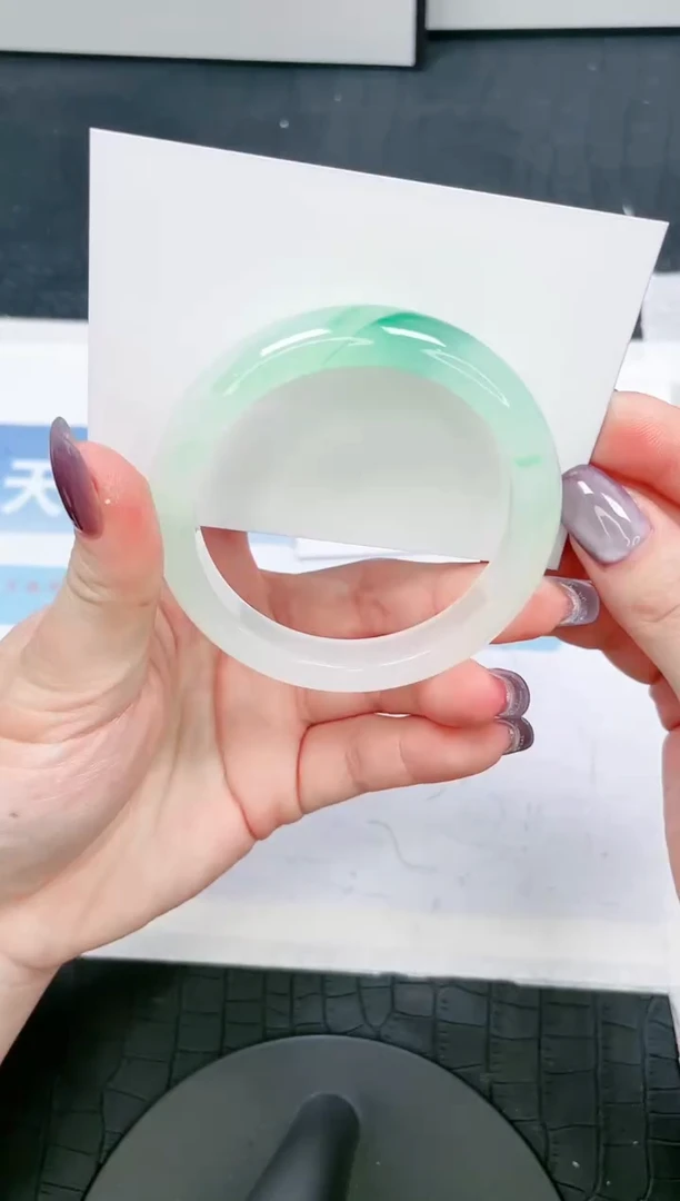 【闪购商品】石英质玉手镯未镶嵌37-55.8