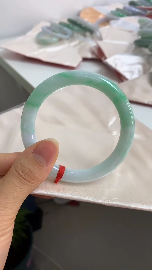 未镶嵌手镯翡翠58白底青